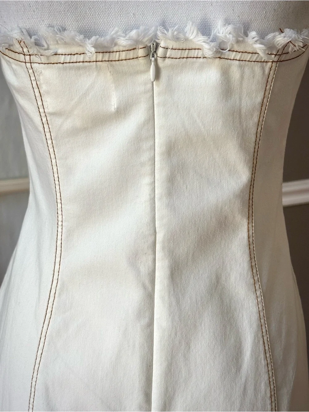 NWT Mika & Gala Strapless Mini Dress Ivory Fringe Button Detail M - Picture 5 of 13